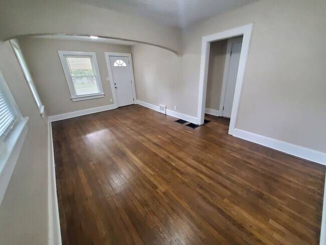 Building Photo - Adorable 2 bedroom, 1 bathroom home!