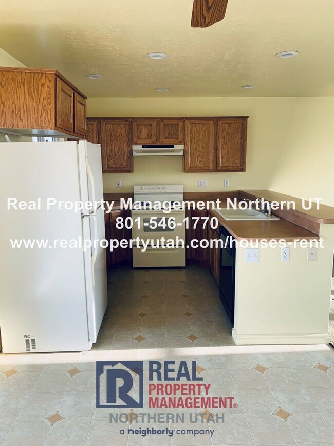Building Photo - 2149 N 4650 W