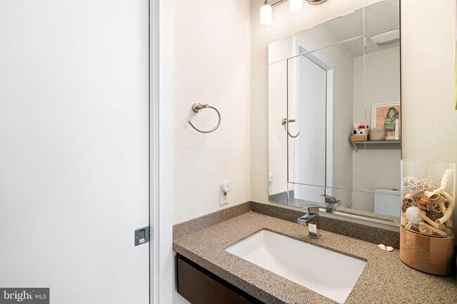 Building Photo - 847 N 16th St