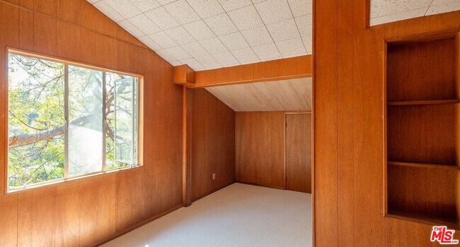 Building Photo - 1365 N Wetherly Dr