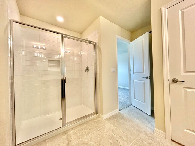 Building Photo - Live in style: Family-friendly 3BR, 2.5BA ...