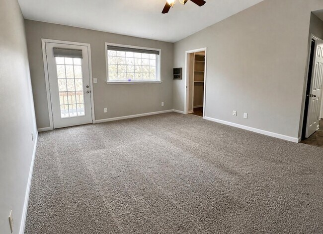 Building Photo - 1645 Baltimore Dr