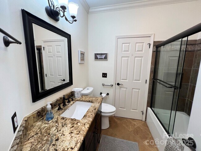 Building Photo - 1140 Torrence Cir