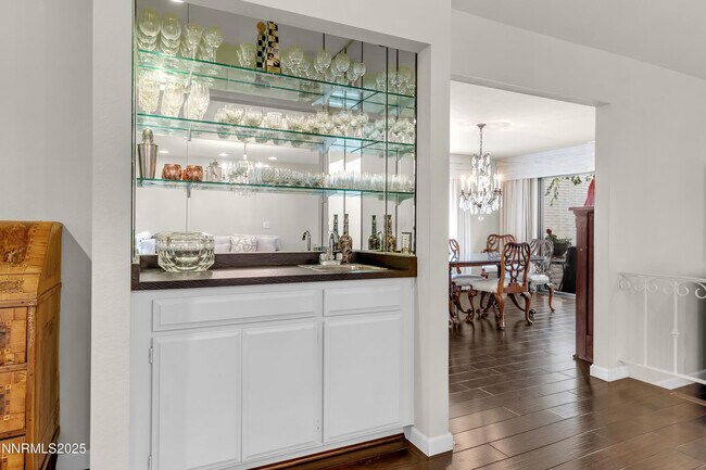 Building Photo - 4953 Lakeridge Terrace W