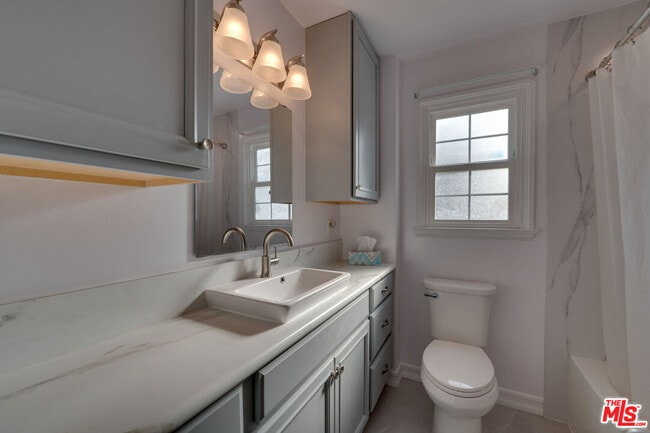 Building Photo - 6408 W 82nd St