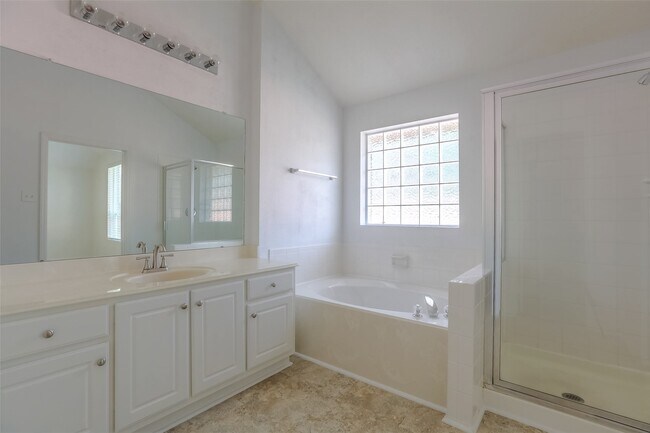 Building Photo - 131 Avonlea Dr