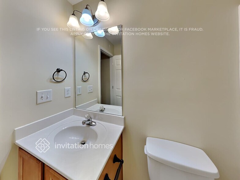 Building Photo - 447 Grenier Terrace NE