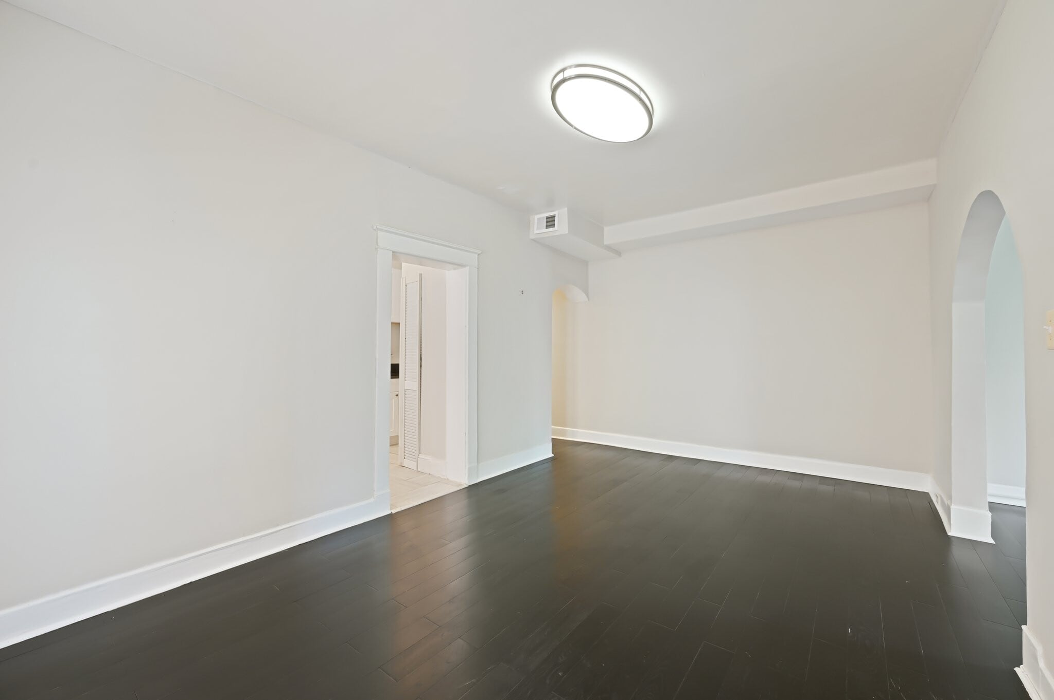 Dining area - 2431 Linden Ave