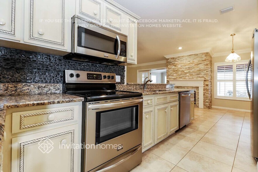Building Photo - 6647 Clair Shore Dr