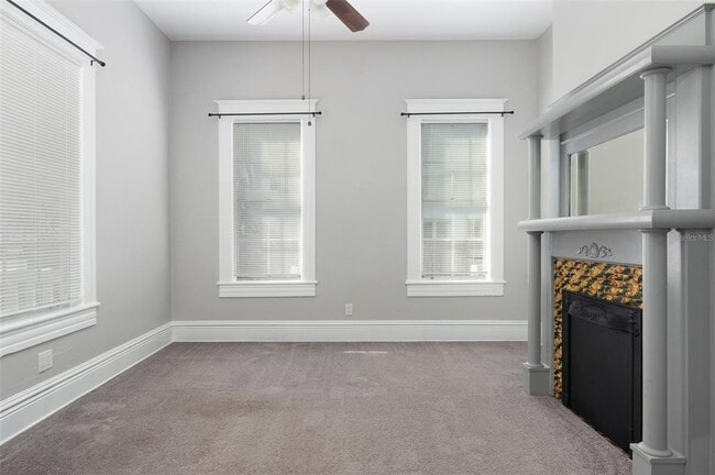 Building Photo - 906 E 11th Ave