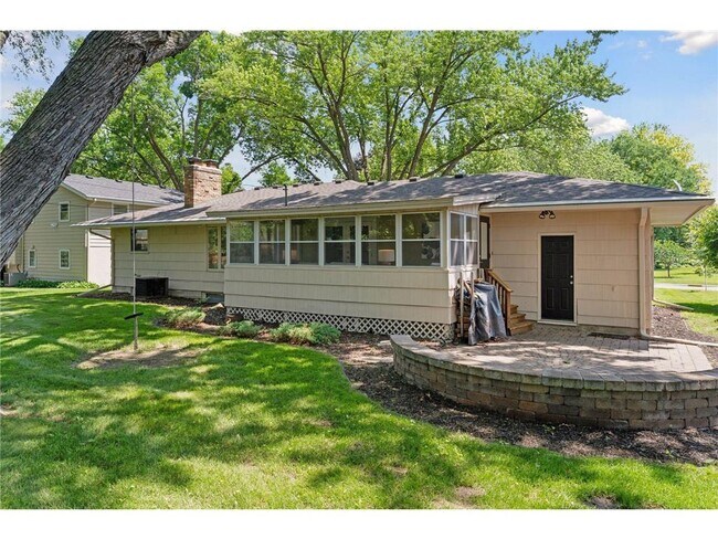 Building Photo - 5624 Dale Ave