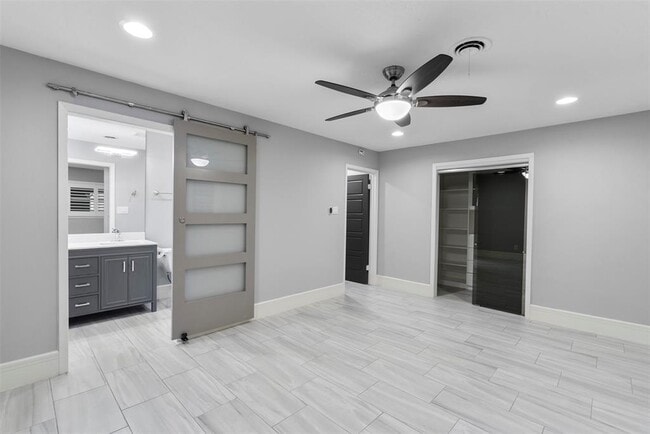 Building Photo - 7727 Barberton Dr