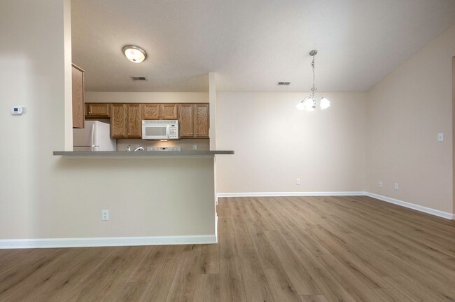 Building Photo - 9415 Magnolia Ridge Dr