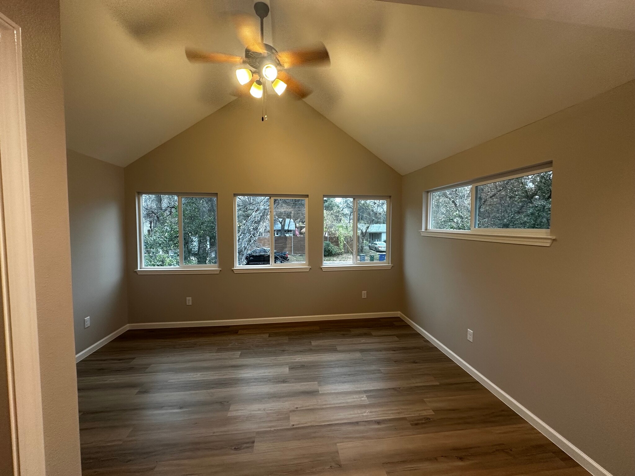 Master Bedroom - 3904 Tonkawa Trl
