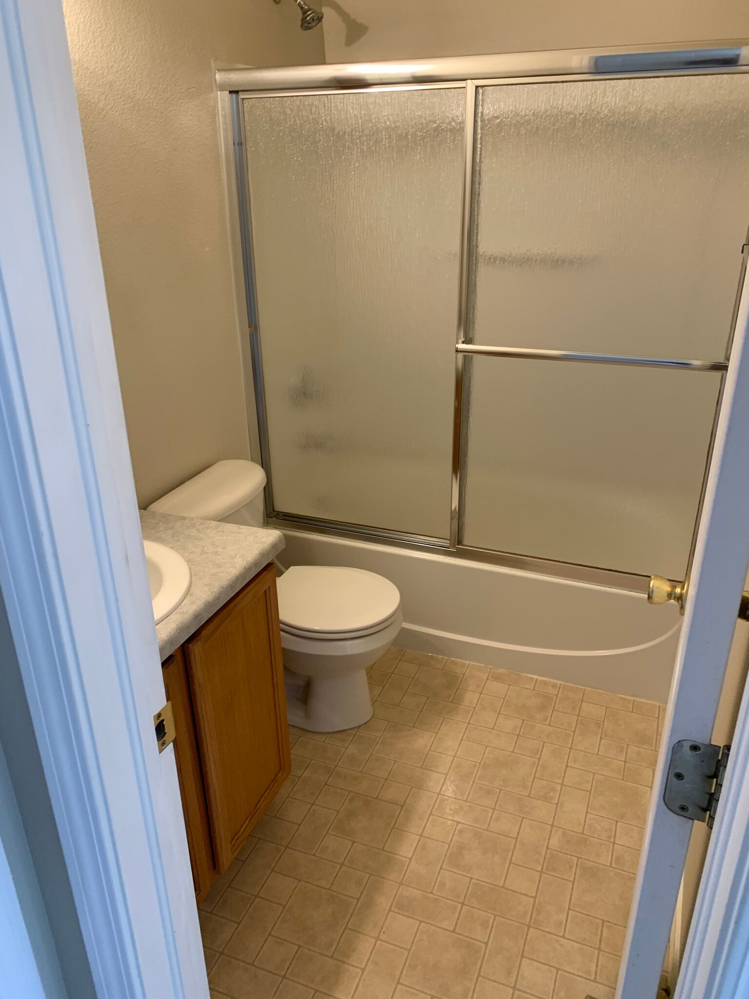 1st bathroom - 2232 Golden Gate Grv