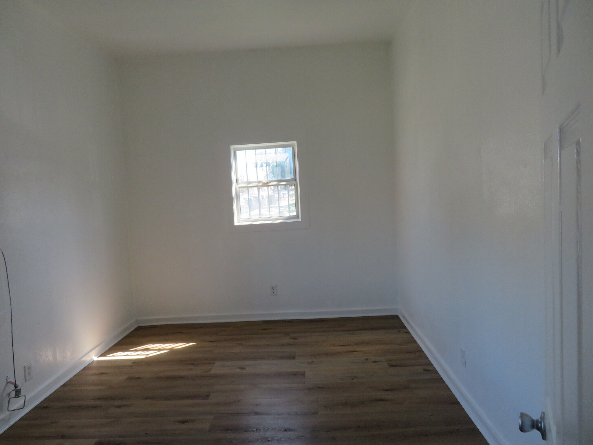 Building Photo - 154 E Colden Ave