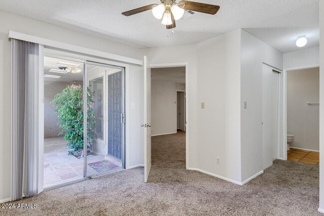 Building Photo - 195 N Cottonwood St