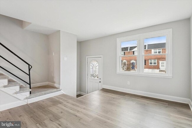 Building Photo - 334 Mary St