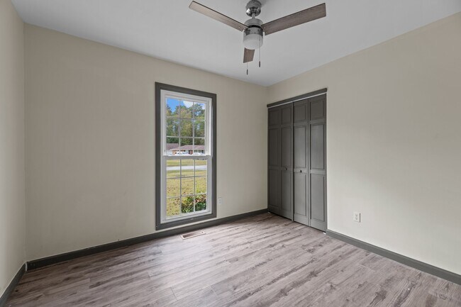 Building Photo - 116 Shepard St