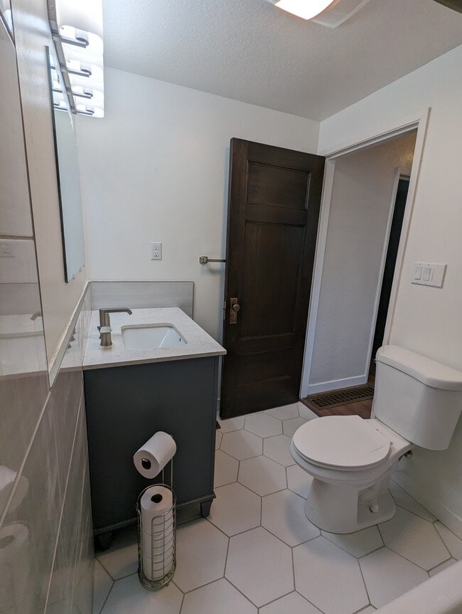 Building Photo - 1601 Plumas St