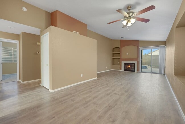 Building Photo - Single Story with a pool