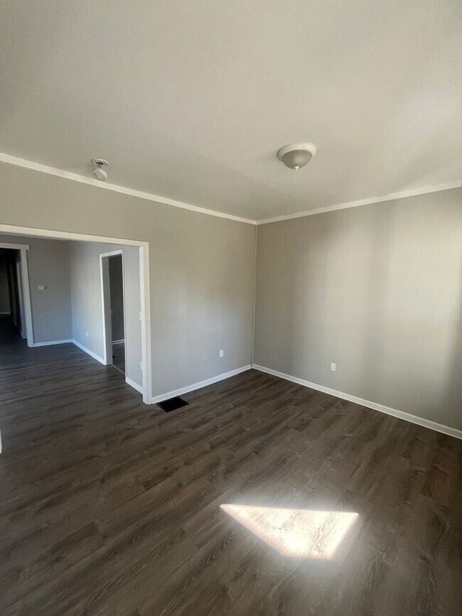 Building Photo - 8 Morgan St