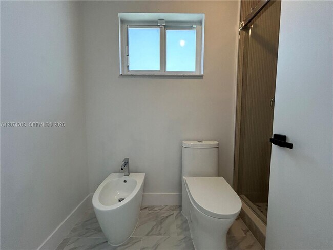Building Photo - 6611 SW 99th Ave