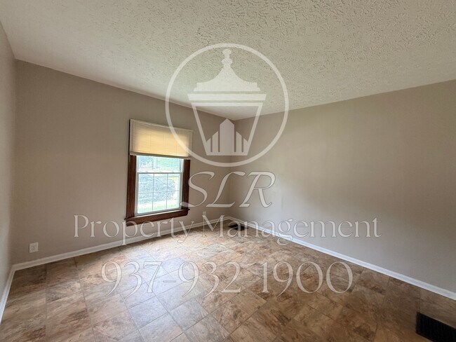 Building Photo - 617 St Paul Ave