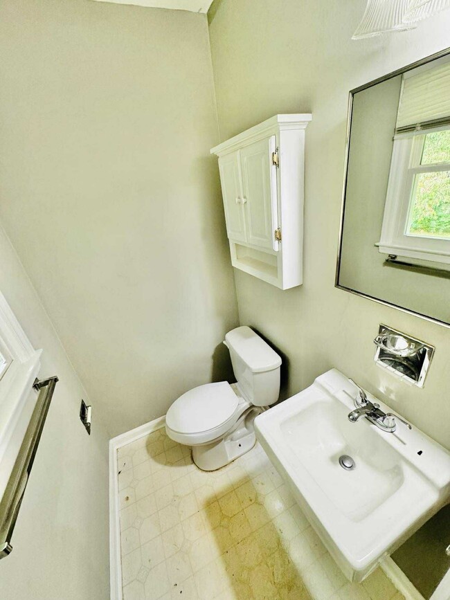 Building Photo - 4824 Farm Pond Ln