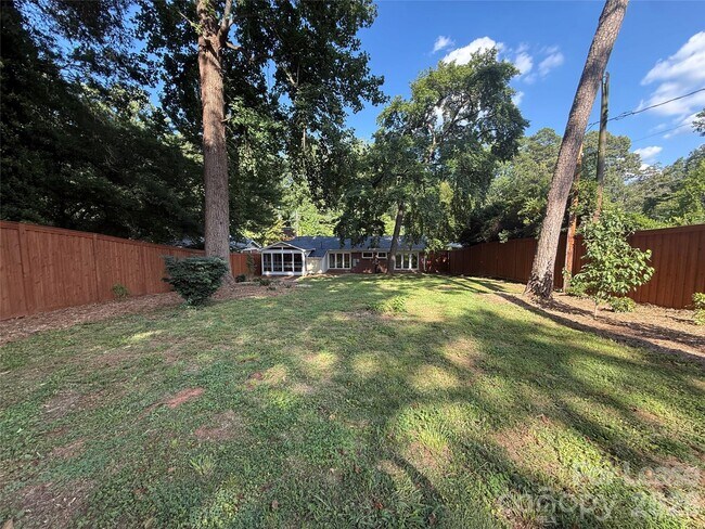 Building Photo - 3111 Airlie St