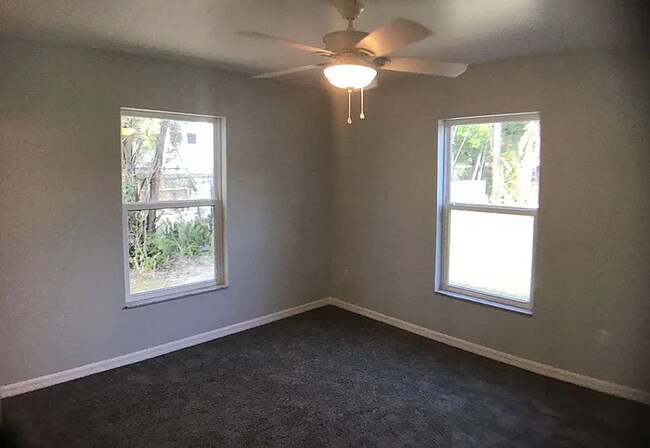 Building Photo - Free 50 inch flat screen TV with every sig...