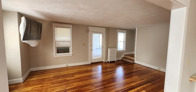 Building Photo - 201 Ackley Ave