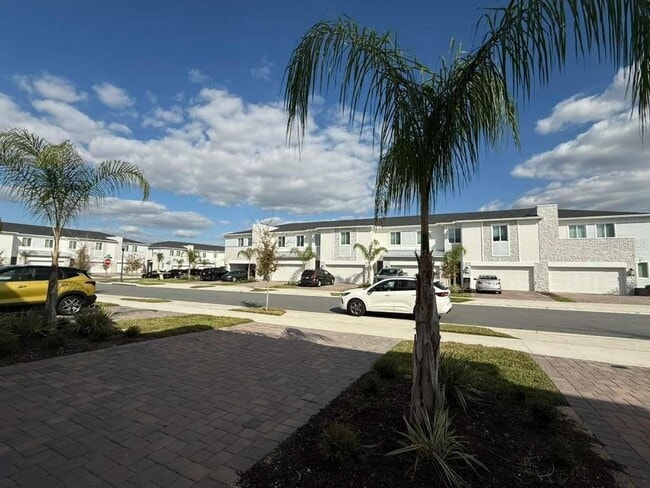 Building Photo - 120 Bogey Dr