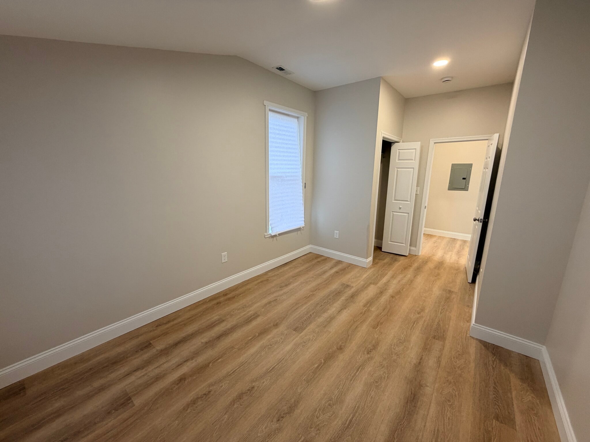 Bedroom 2 - 3 E Overlea Ave