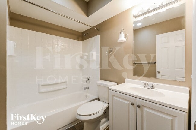 Building Photo - 844 Townhouse Ln