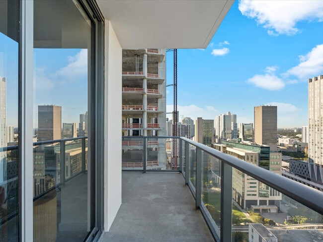 Building Photo - 11 NE 6th St