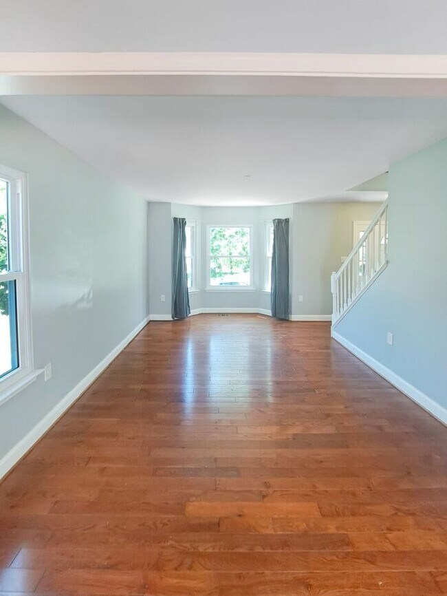 Building Photo - Amazing 4 Bedroom, 4 Bath SFH Corner Lot, ...