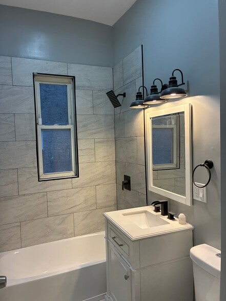 Building Photo - 5543 S Shields Ave