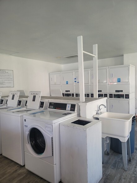 Building Photo - 8461 Westmore Rd