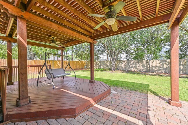 Building Photo - 1115 W Castlewood Ave