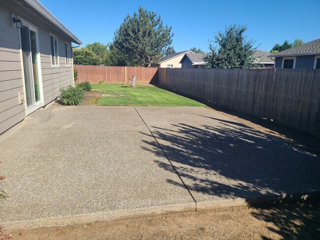 Building Photo - 429 S Jasper Ct