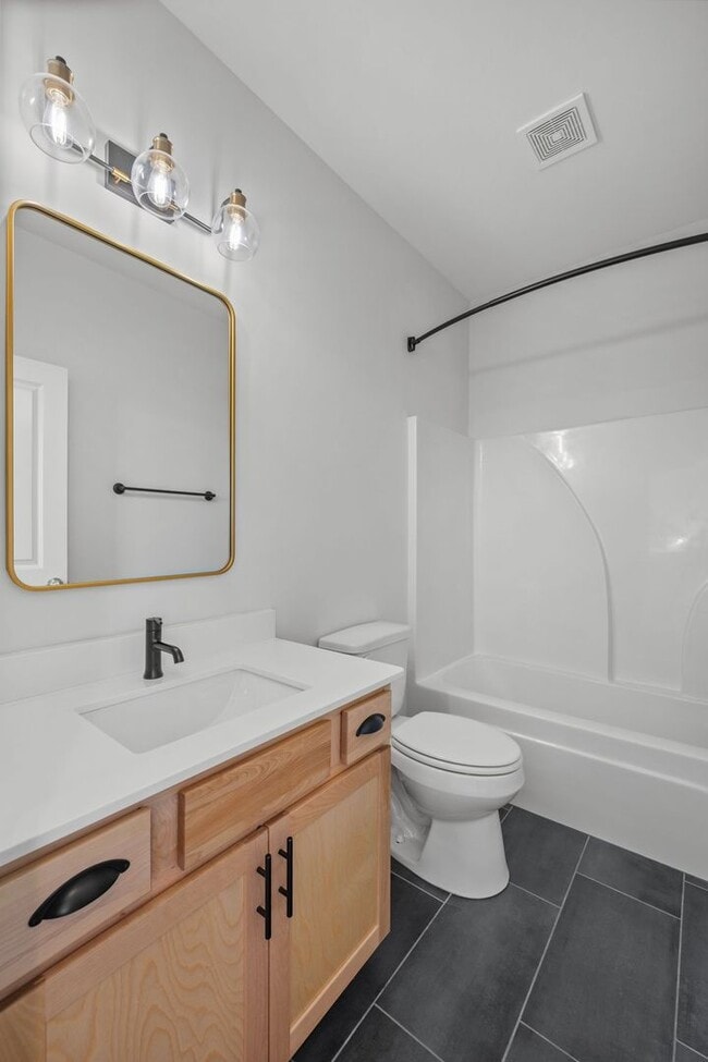 Building Photo - Burkitt Ridge Townhome