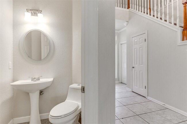 Building Photo - 8310 Broken Branch Dr