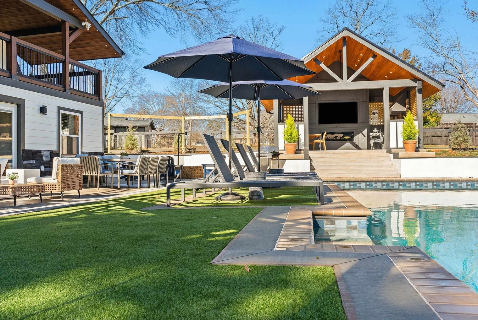 Building Photo - 10 Penny Ave