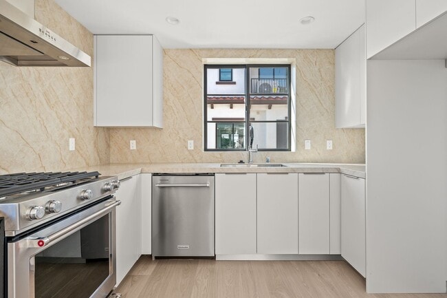 Building Photo - Brand-New Luxury Townhomes in Arcadia’s Top School District