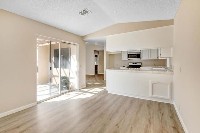 Building Photo - 43580 Texas Ave