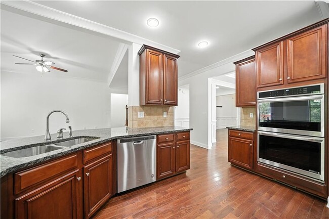 Building Photo - 5260 Breckinridge Ln