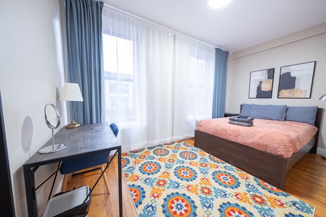 Building Photo - 230 W 113th St