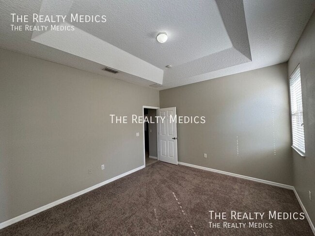 Building Photo - 447 Cierra Oaks Cir