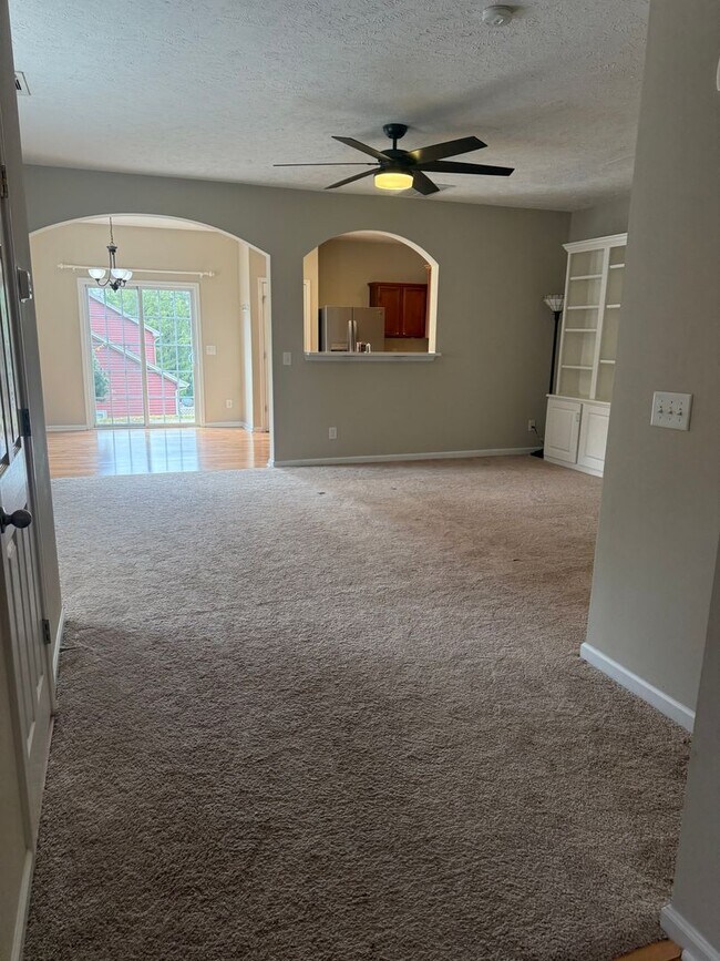 Building Photo - Location, Location, Location!